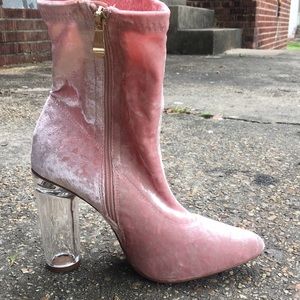 Pink dancing shoes 💕🌸💖🌸💓